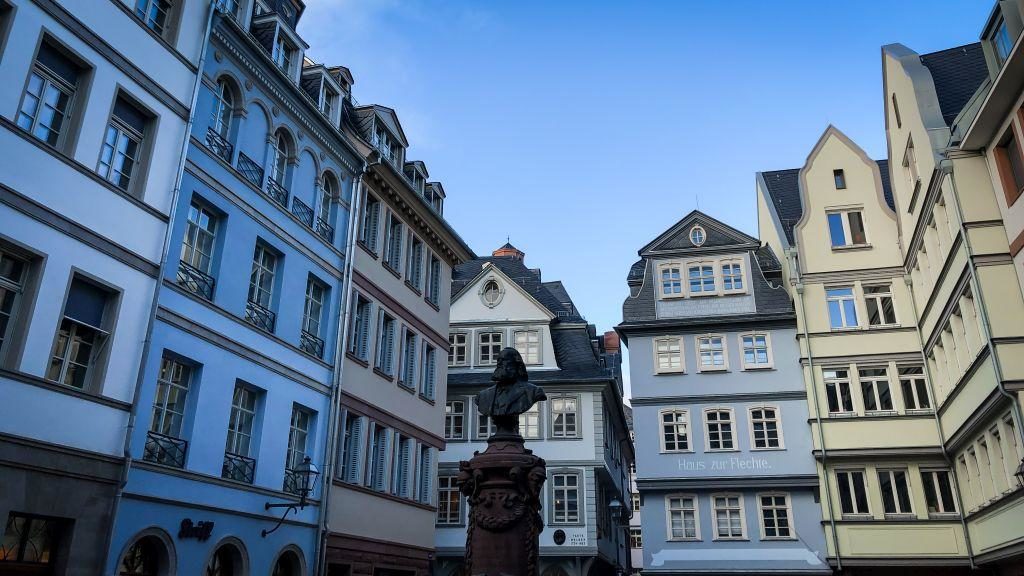 Frankfurt am Main, die Altstadt wie ausgestorben zu Corona Zeiten.