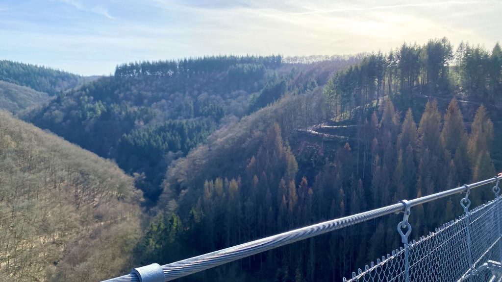 Geierlay Hängeseilbrücke wandern im Hunsrück, Rheinland Pfalz